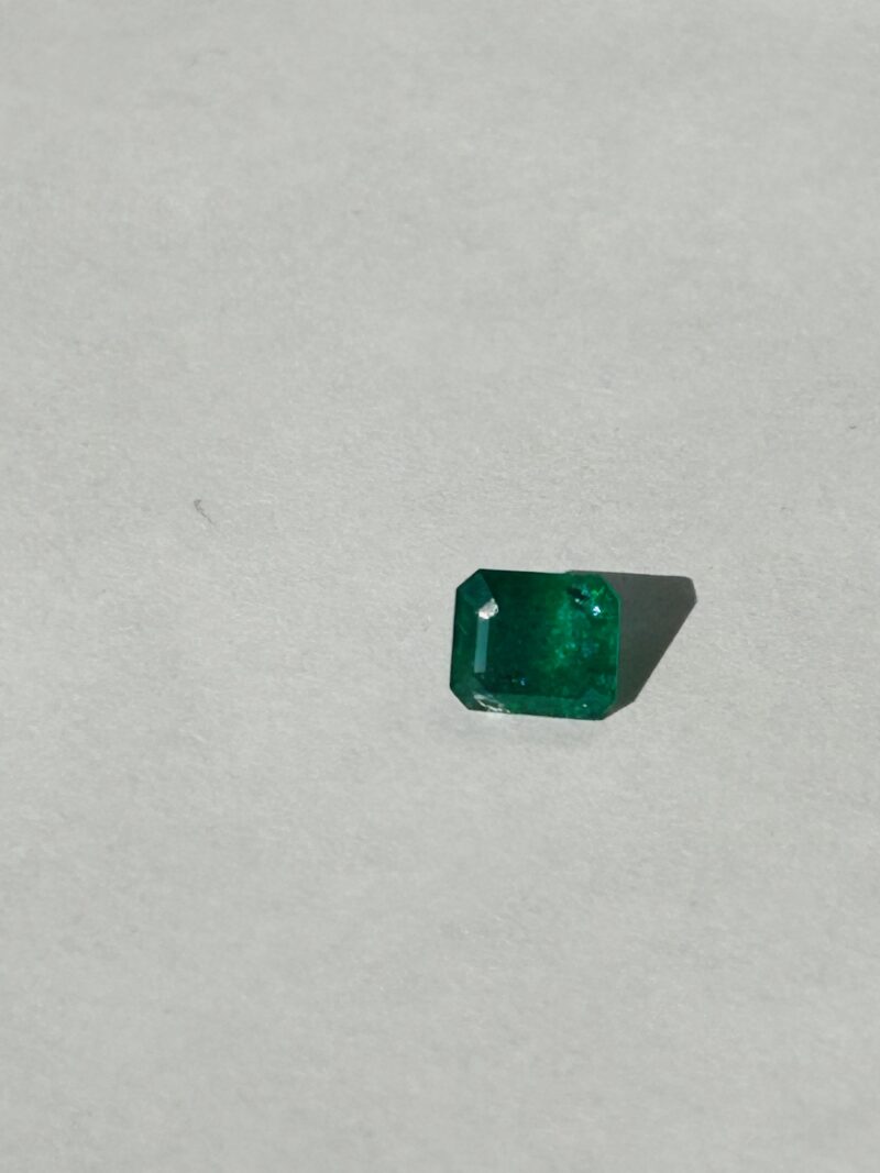 Emerald AA9 1.06ct